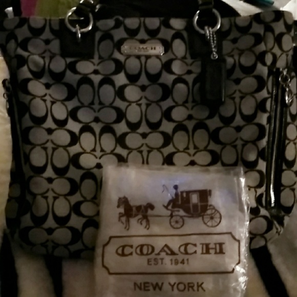 Coach handbag - Picture 2 of 4